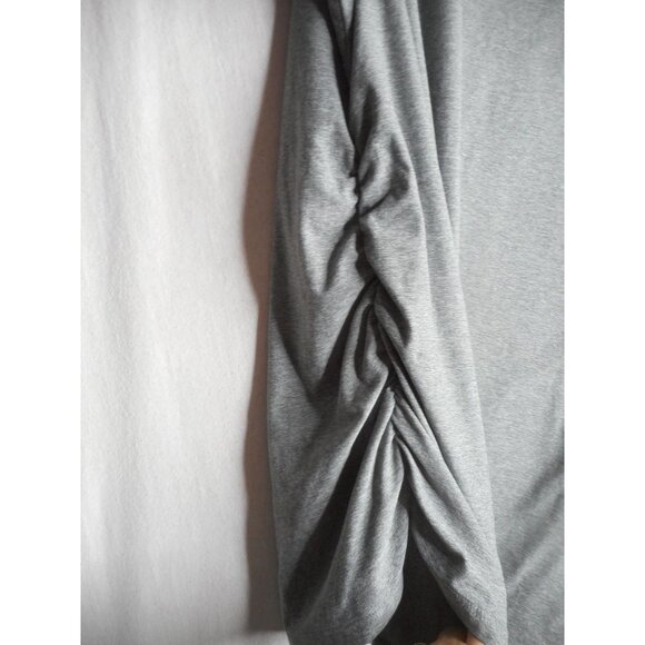 Time and Tru Maternity Sz L (12/14) grey v neck t-shirt Ruched sides - Picture 3 of 4